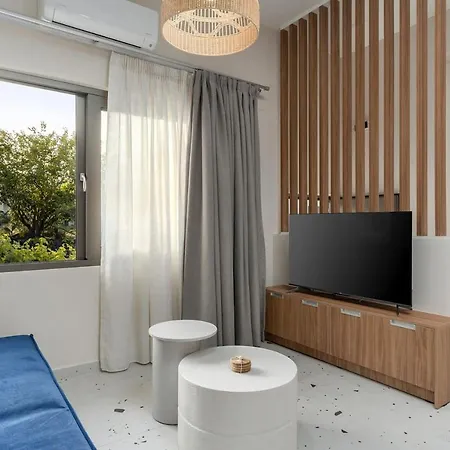 Ble Residence, Your Away From Pánormos